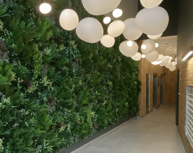 Artificial green walls vs real green walls