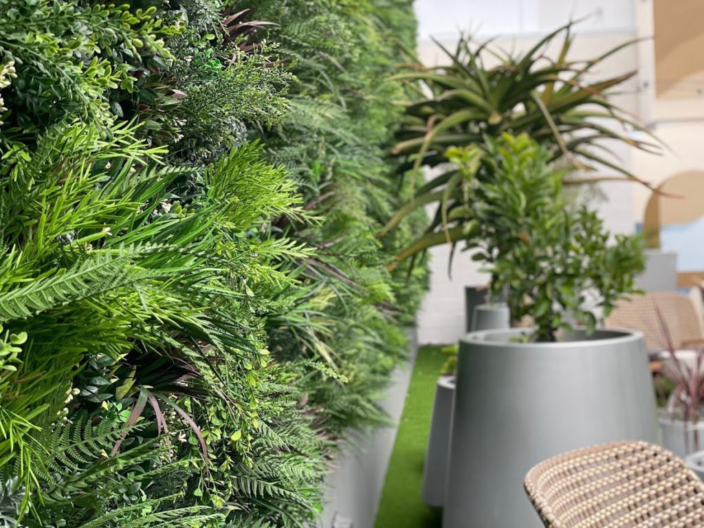 Artificial green plant wall and artificial potted plants