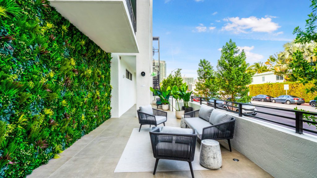 Residential Green Wall in Miami Florida